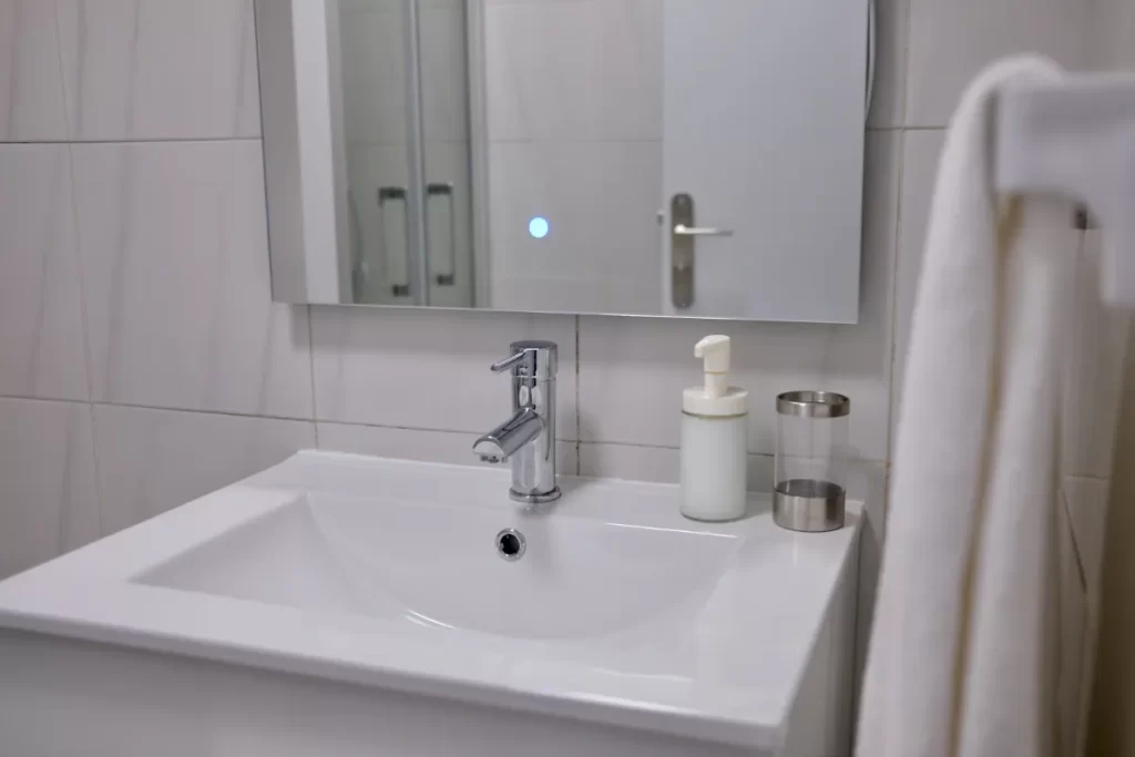 Apartment 1 - Baño, detalle del lavabo